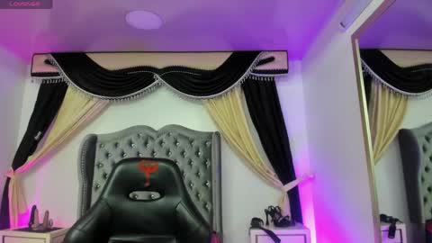 zelinaevans online show from April 15, 12:08 pm