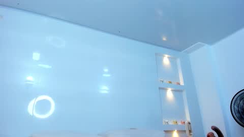 Zenda Evans online show from October 30, 5:08 am