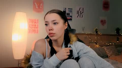 Lara online show from March 7, 8:09 pm