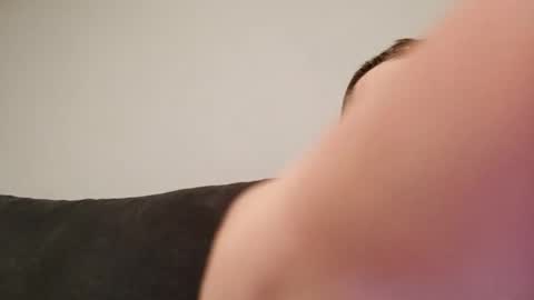 zenek1989007 online show from April 28, 5:06 pm