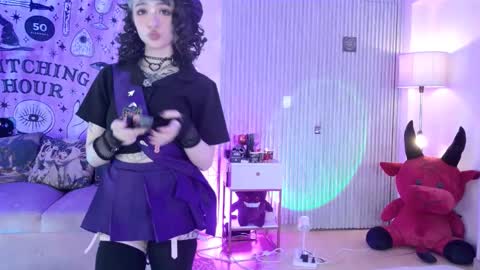    online show from November 20, 2:47 pm