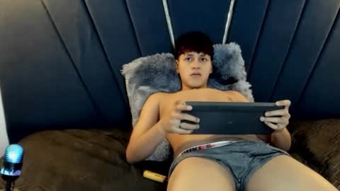 zeusapollofuck online show from September 15, 8:54 pm