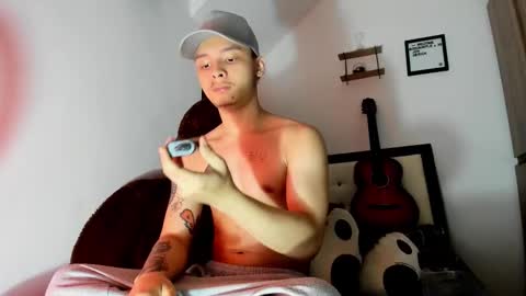 zeus online show from December 3, 9:15 pm