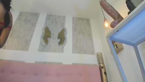 ZHAMIRA  ANDRES online show from January 15, 8:39 pm