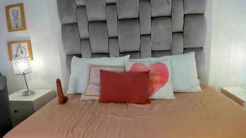 zharia_lux25 online show from February 11, 11:36 am