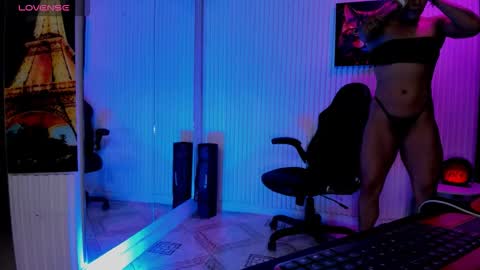 zhoestrong online show from April 17, 12:13 am