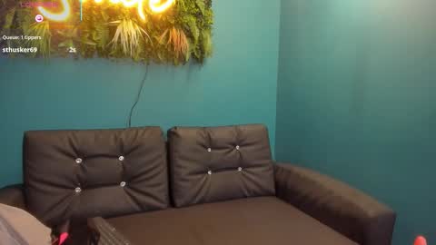 Zia Cooper online show from December 18, 12:22 pm