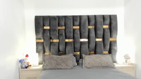 ziataylor online show from February 25, 12:03 am