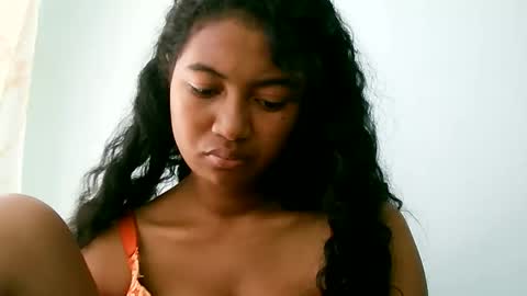 elly online show from March 21, 8:19 am