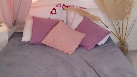 Im Zoe online show from February 11, 1:48 pm