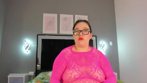 zoe_curvyy online show from June 1, 12:06 pm