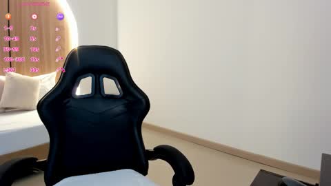 Zoe  online show from March 14, 12:31 pm