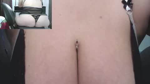 Snapshot of zoe_hotxxx chatting on October 23, 1:18 am zoe hotxxx online show from October 23, 1:18 am