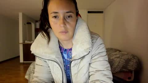 ZOE online show from December 18, 12:39 am