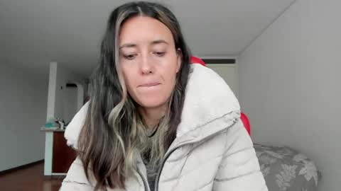 ZOE online show from April 3, 10:06 pm