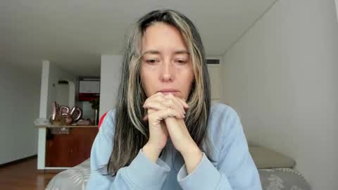 ZOE online show from April 14, 8:34 pm