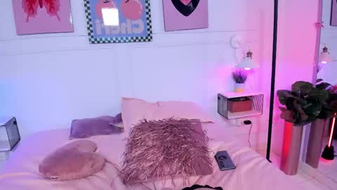 Zoe Lynch online show from January 5, 5:27 pm