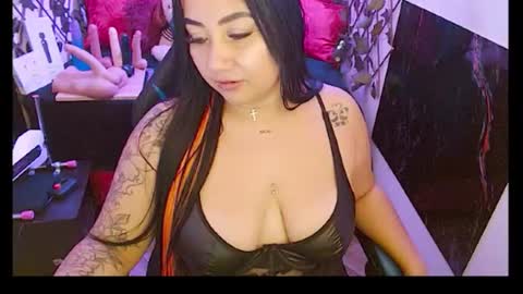 zoe_naughty22 online show from April 21, 2:51 am