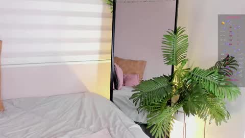 Zoe Olsen online show from March 11, 1:01 pm