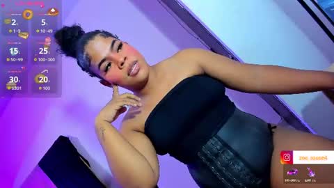zoe_rosee4 online show from July 24, 3:47 am