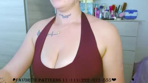 ZOE online show from April 22, 9:33 pm