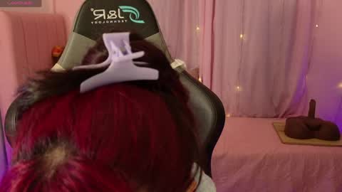 zoe_sullivan_ online show from April 17, 9:11 am