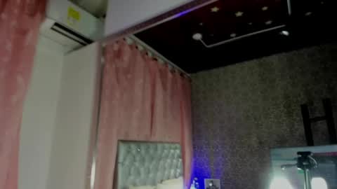 zoe tamara online show from April 17, 2:30 pm