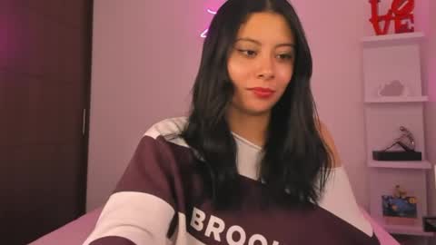 zoecams online show from May 21, 6:09 am