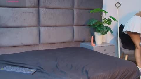 ZOE online show from April 13, 4:00 pm