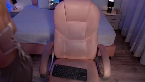 zoe online show from February 11, 4:49 am