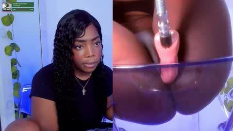 Snapshot of zoeethompson_cm chatting on October 22, 11:23 am online show from October 22, 11:23 am