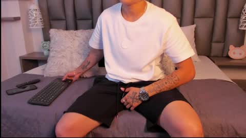 Zoe Krug online show from April 19, 12:39 pm