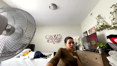 Snapshot of zoel87 chatting on October 22, 3:57 pm LovelyLatin25 online show from October 22, 3:57 pm