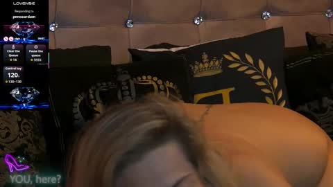 ZoeMesmerize online show from December 2, 3:10 pm