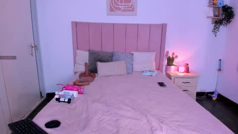 CuteZoe online show from March 21, 6:41 am