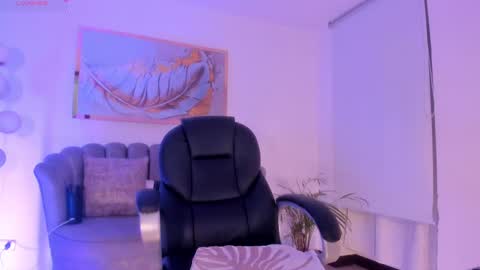 Zoe Presley  online show from October 30, 3:40 am