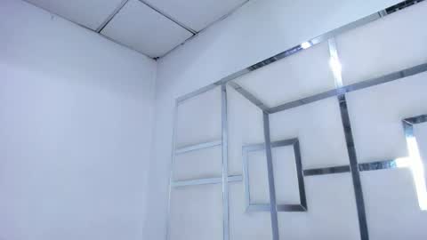 ZoeSwam online show from April 21, 2:24 pm