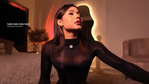 zoevidal_ online show from November 28, 12:23 pm