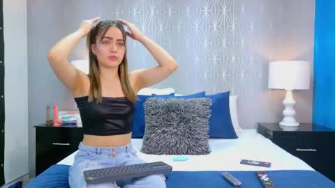 ZoeWilliis online show from February 17, 12:59 pm