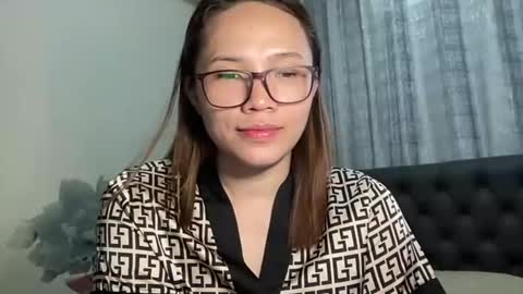 zoey_foryou online show from October 19, 3:22 am