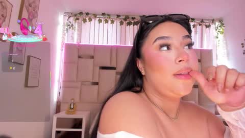 zoey thommpson online show from December 2, 9:46 pm