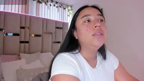 zoey thommpson online show from January 12, 7:21 pm