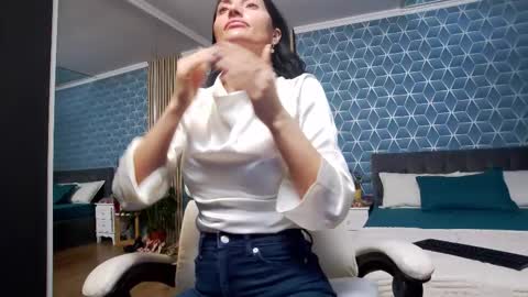 Zoey online show from November 23, 6:50 pm