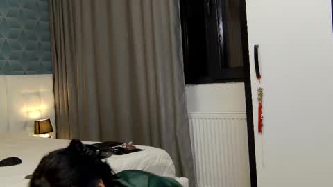 Snapshot of zoeylarkens chatting on February 21, 1:33 am Zoey online show from February 21, 1:33 am