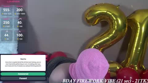 Zoey online show from October 27, 7:19 am