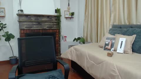 CALL ME    Z O H E T  online show from October 6, 2:13 pm