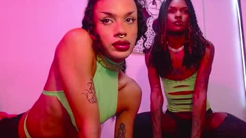Ella online show from April 27, 1:47 am