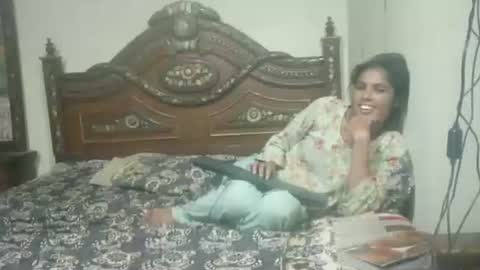 zoyakhan803 online show from September 10, 11:50 pm