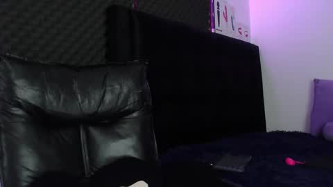 zpzphot online show from November 7, 10:56 pm