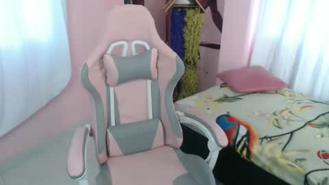 zulemapiel online show from February 1, 12:57 pm